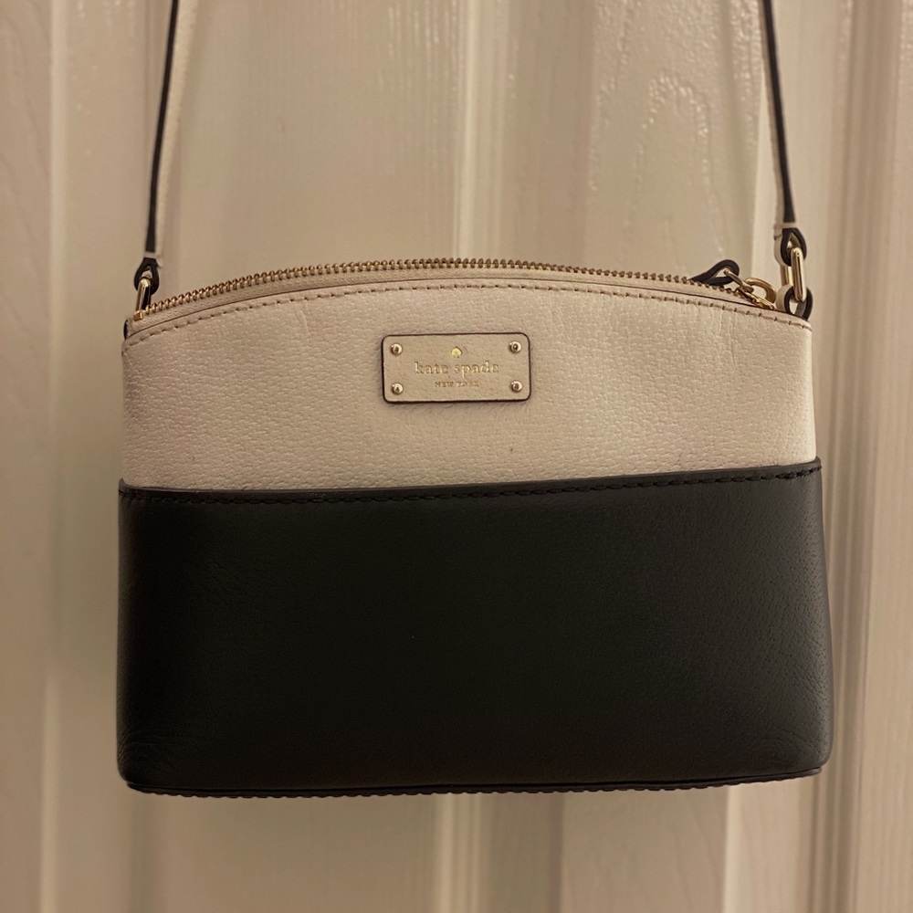 Kate Spade black & white crossbody - Picture 1 of 3